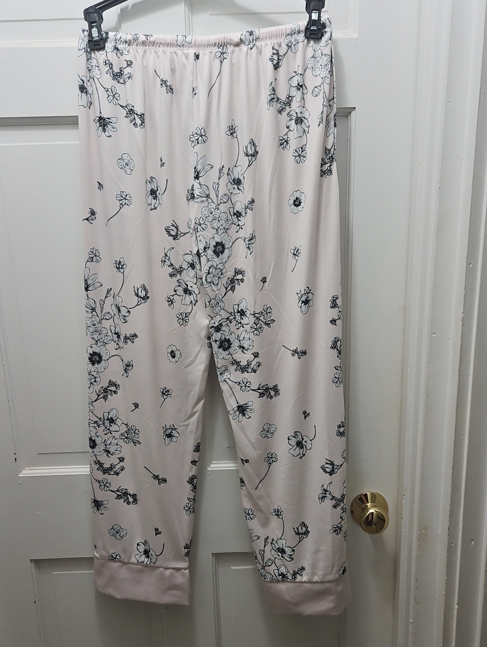 Flora Nikrooz Pale Pink Soft  Pajama Set with Black Floral Sketch - Picture 8 of 14